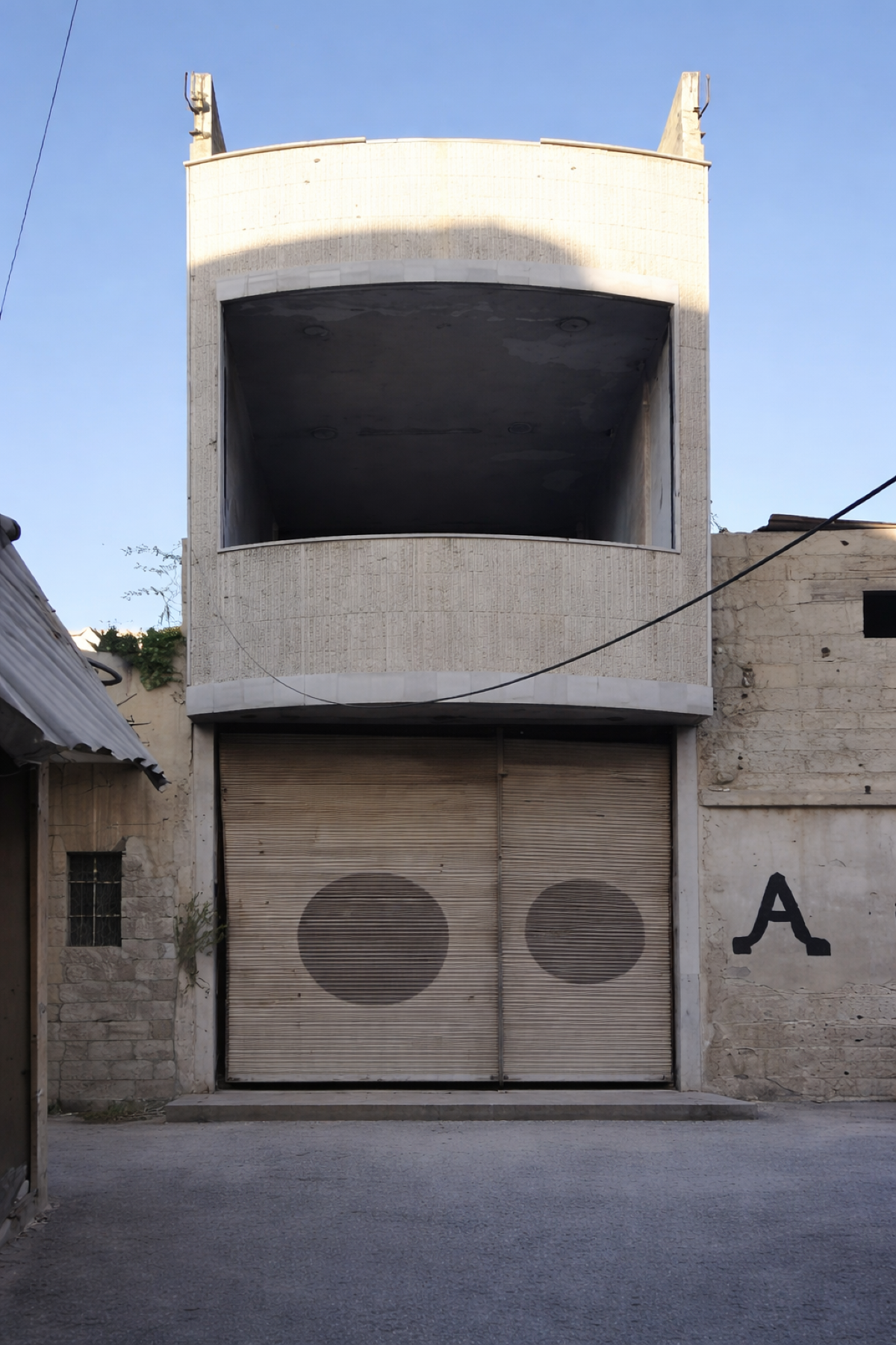 Commercial shop for sale or rent in Douma, Damascus Countryside, in the Vegetable Market area near the Livestock Market.