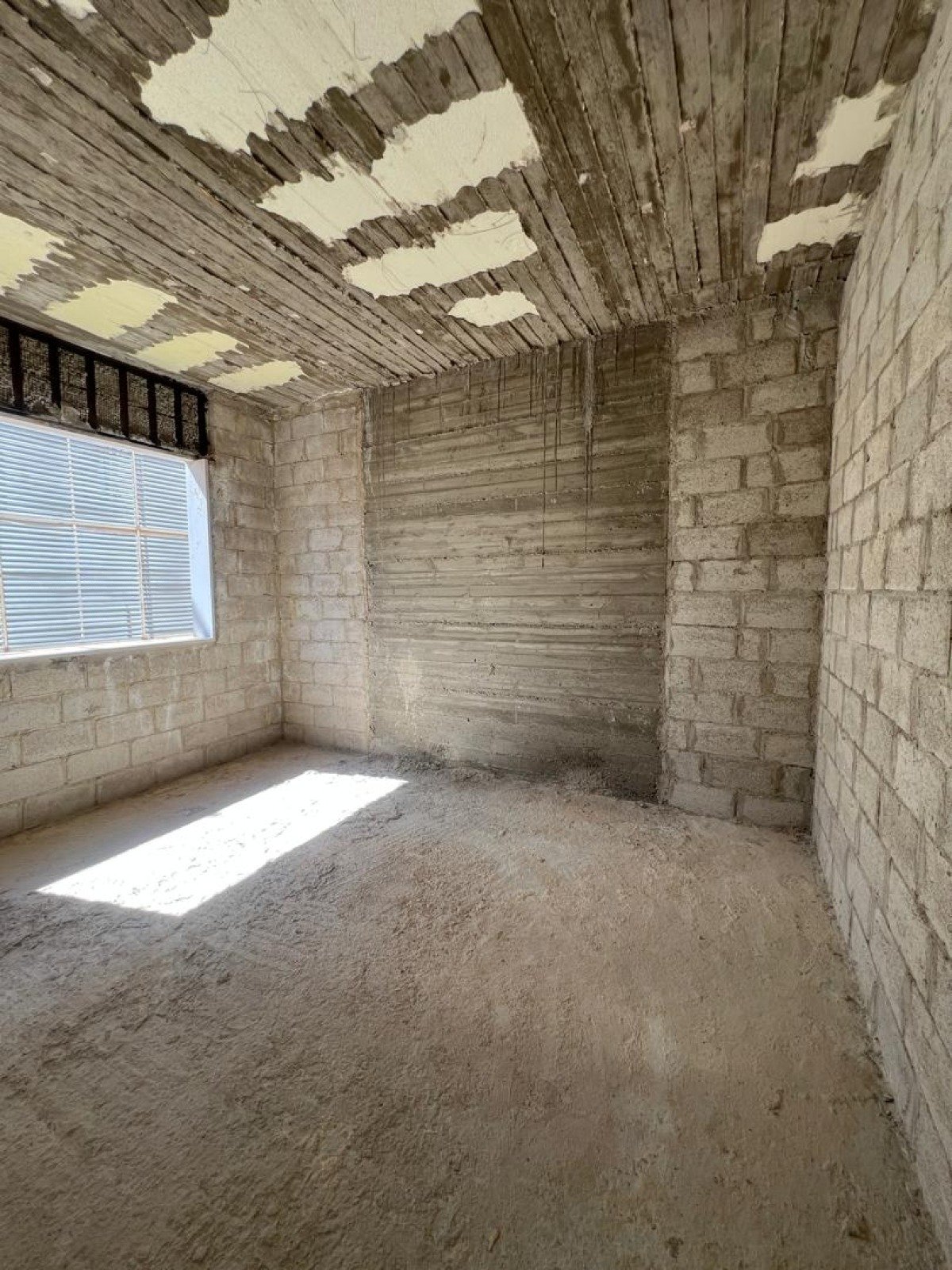 Spacious 3-Bedroom Apartment for Sale in Qara Al-Sham, Rif Dimashq | Scenic Views, Elevator, 182 m²