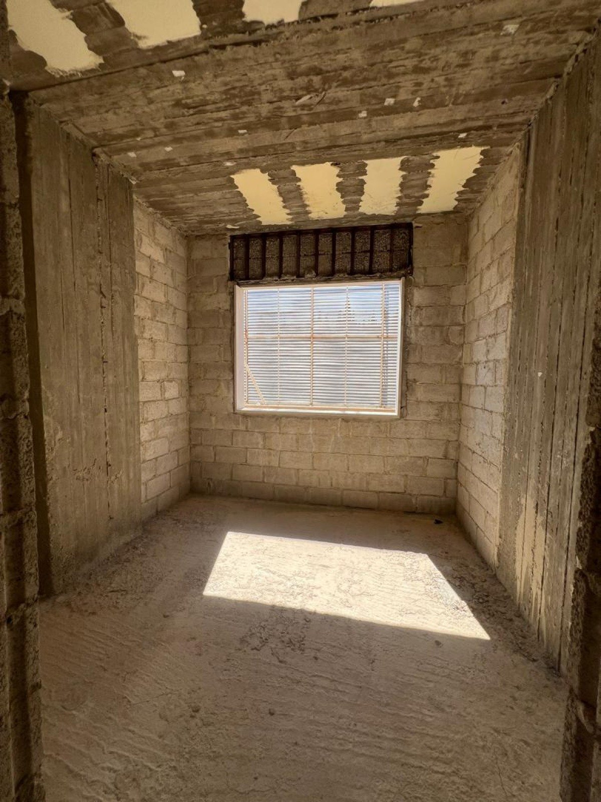 Spacious 3-Bedroom Apartment for Sale in Qara Al-Sham, Rif Dimashq | Scenic Views, Elevator, 182 m²
