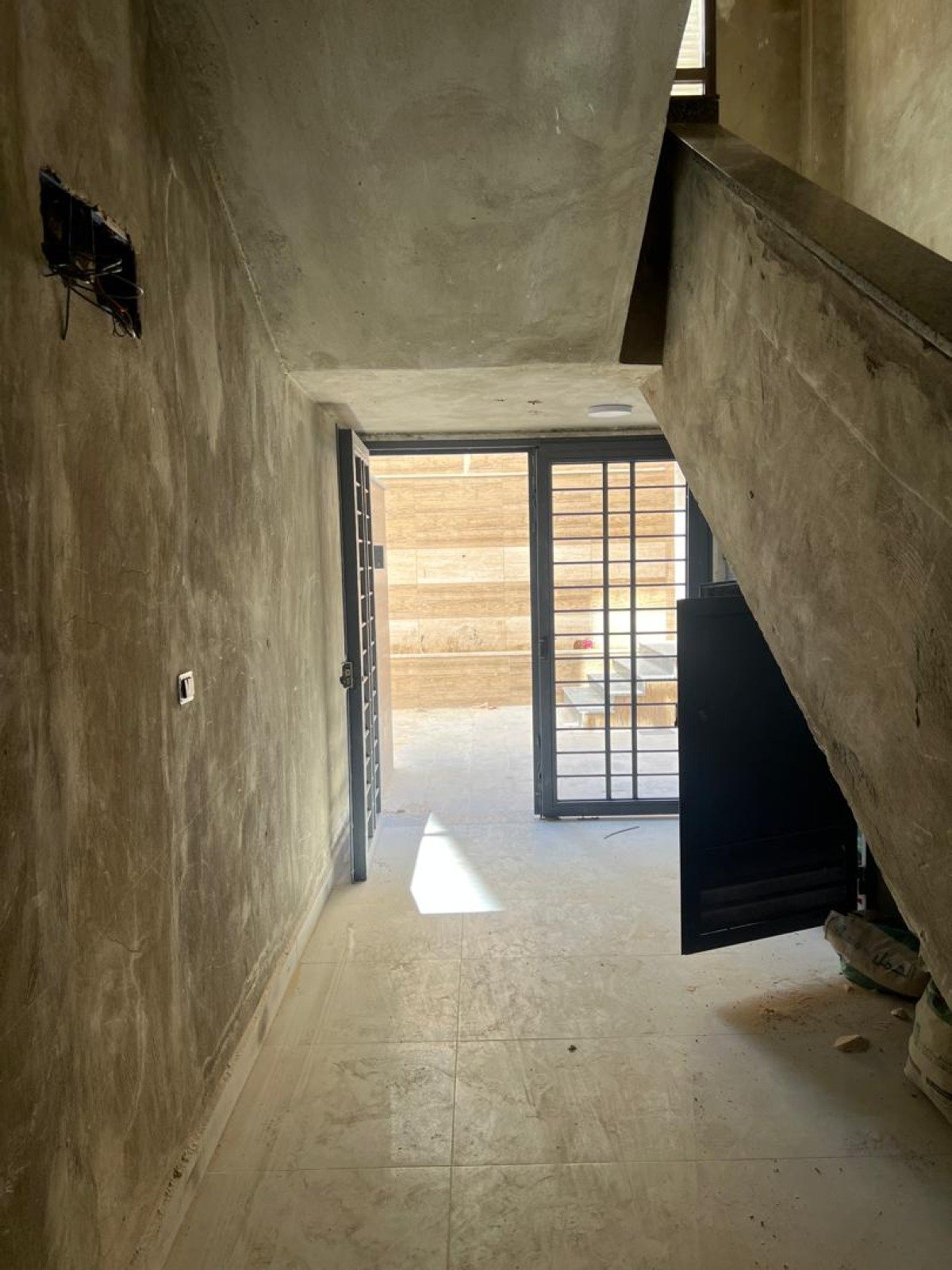 Spacious 3-Bedroom Apartment for Sale in Qara Al-Sham, Rif Dimashq | Scenic Views, Elevator, 182 m²