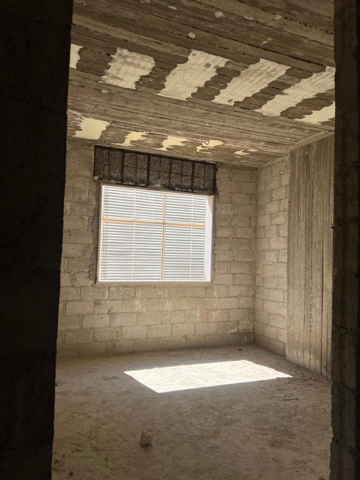 Spacious 3-Bedroom Apartment for Sale in Qara Al-Sham, Rif Dimashq | Scenic Views, Elevator, 182 m²
