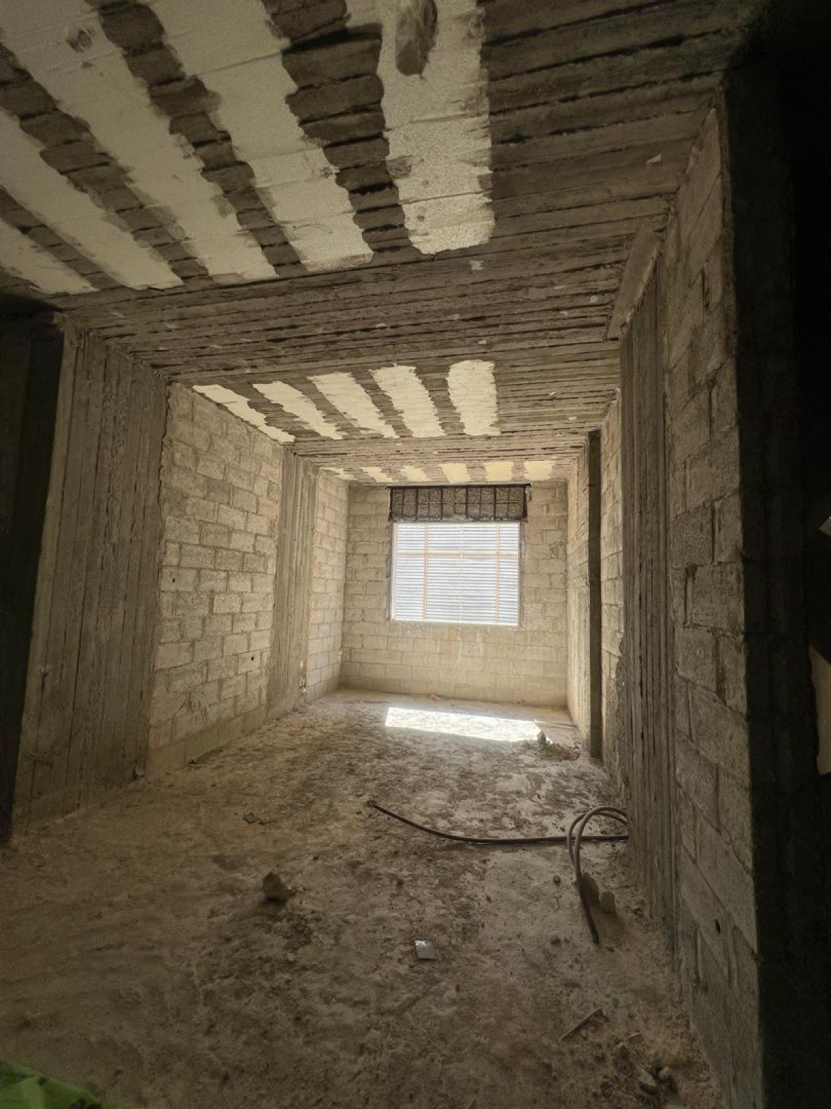 Spacious 3-Bedroom Apartment for Sale in Qara Al-Sham, Rif Dimashq | Scenic Views, Elevator, 182 m²