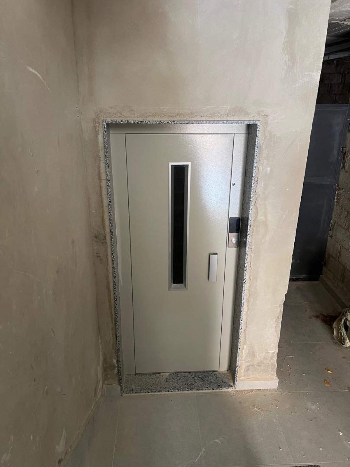 Spacious 3-Bedroom Apartment for Sale in Qara Al-Sham, Rif Dimashq | Scenic Views, Elevator, 182 m²