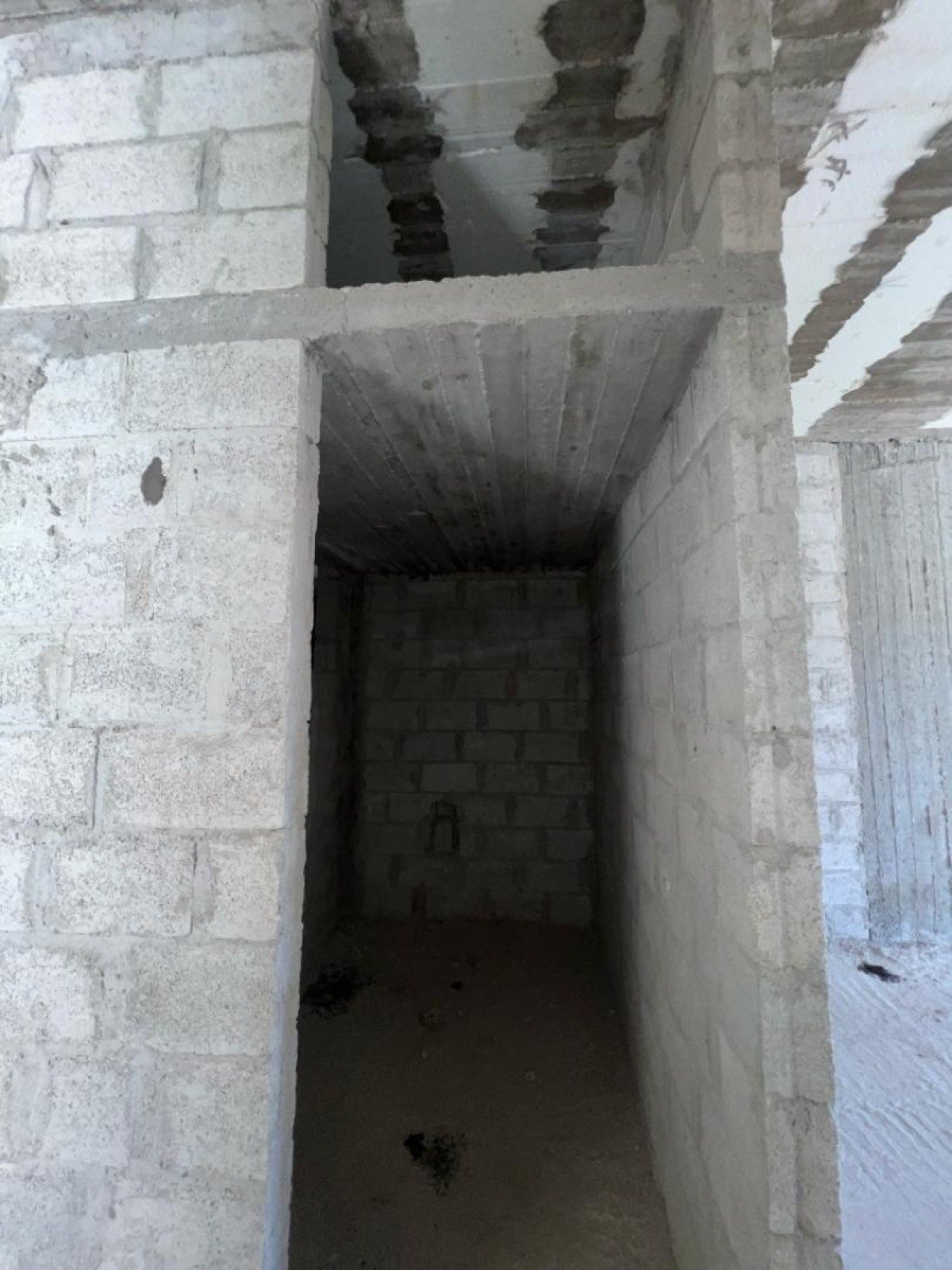 Spacious 3-Bedroom Apartment for Sale in Qara Al-Sham, Rif Dimashq | Scenic Views, Elevator, 182 m²