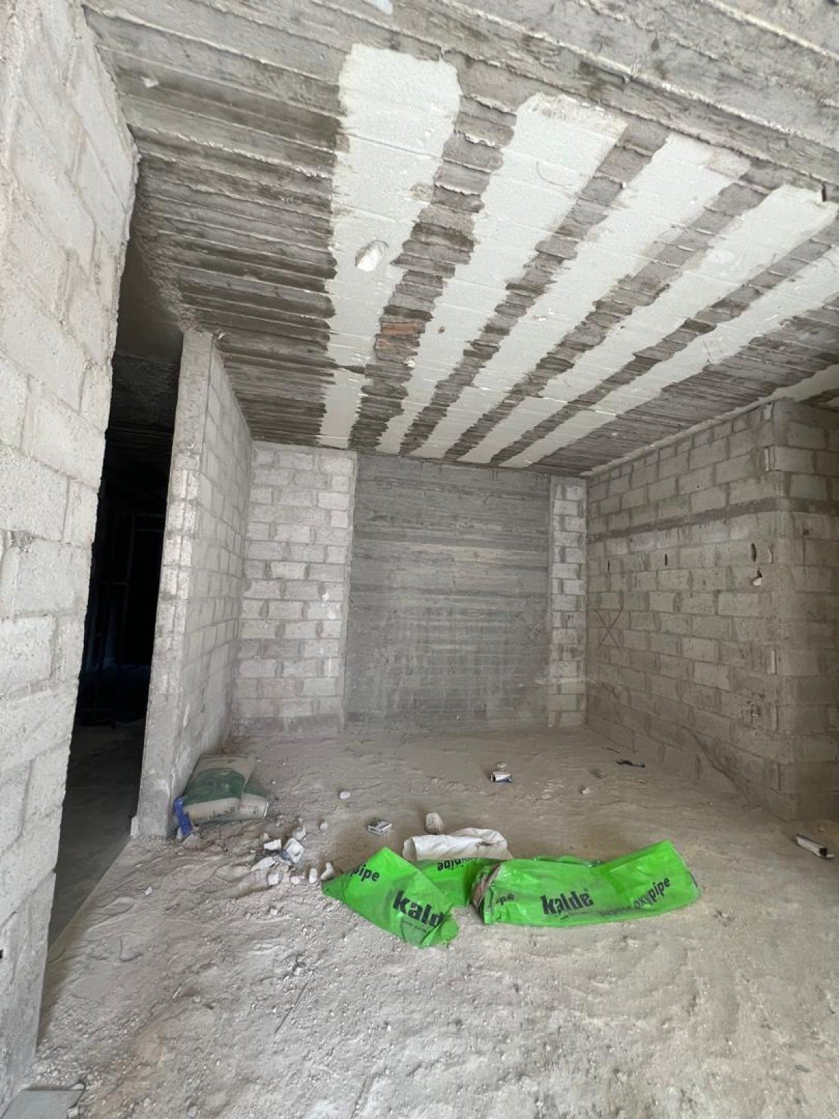Spacious 3-Bedroom Apartment for Sale in Qara Al-Sham, Rif Dimashq | Scenic Views, Elevator, 182 m²